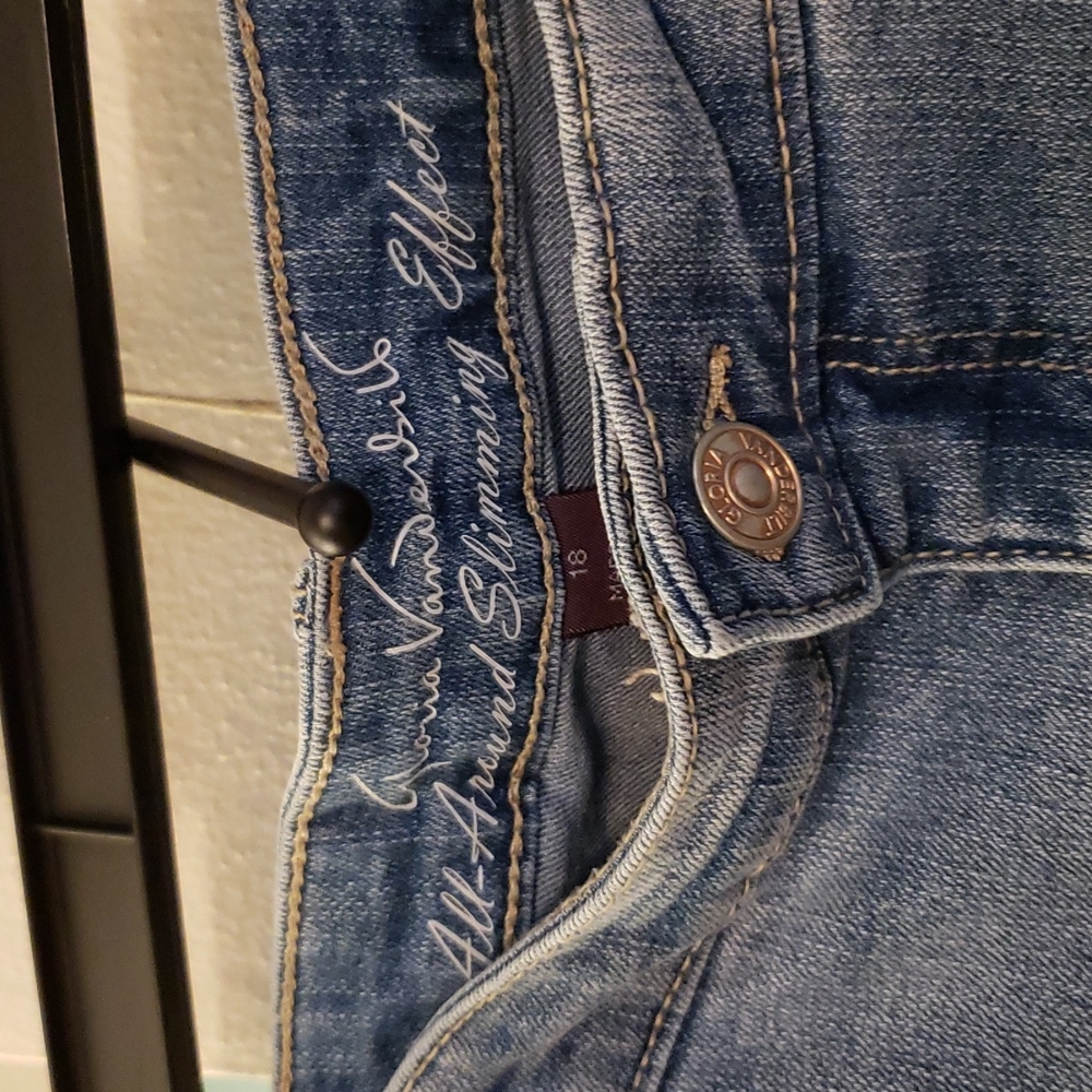 Jeans - Picture 2 of 6